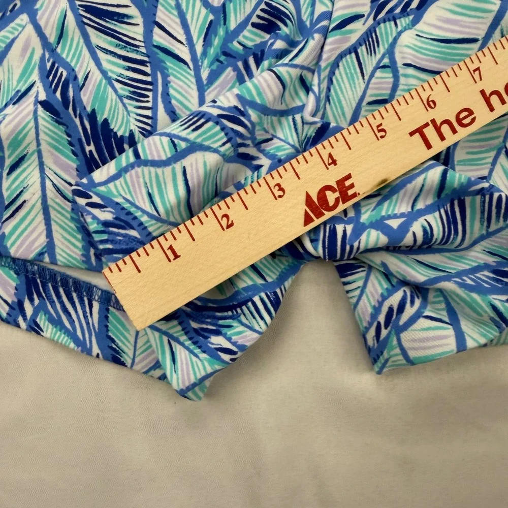 Lilly Pulitzer Callahan Shorts Women 8 Blue Palm Leaves Tropical Stretch 26384
